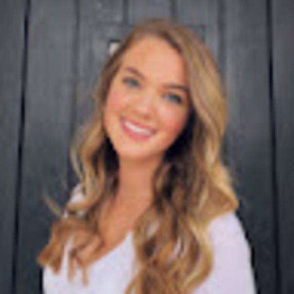 Meet your Posher, Mckenna - Picture 1 of 1